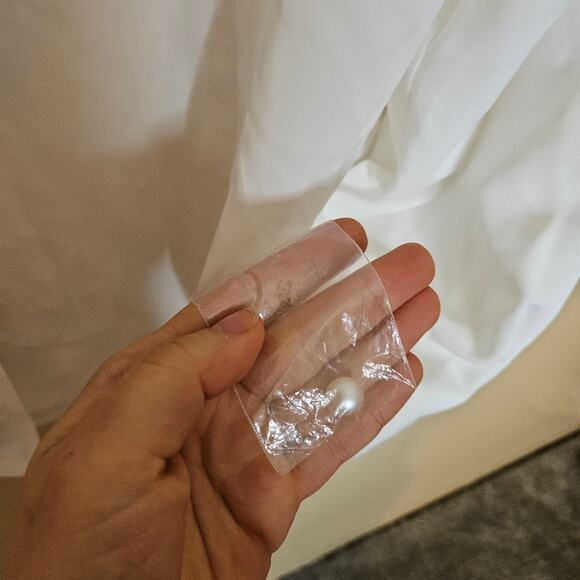 Liz Baker Size 16 Vintage Blouse Embroidered Floral Pearl Classy White - Picture 10 of 10